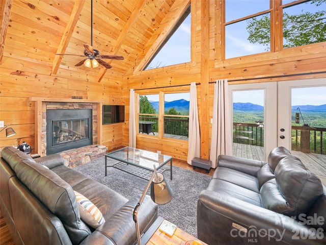 483 Birdie Lane, Bakersville, NC 28705