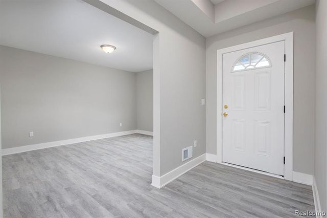 2367 Baltimore, Davison, MI 48423