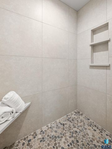 215 E 8th St Street, Tea, SD 57064