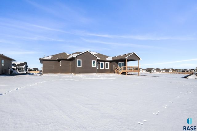 215 E 8th St Street, Tea, SD 57064