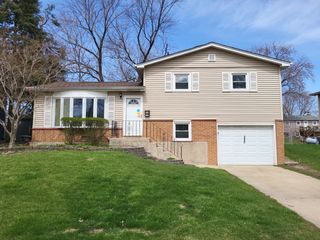 5660 Dover Road, Oak Forest, IL 60452
