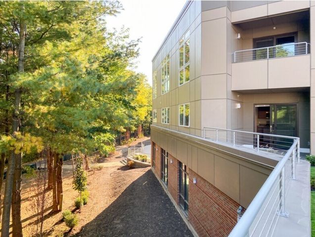 350 Pleasant St 316, Watertown, MA 02472