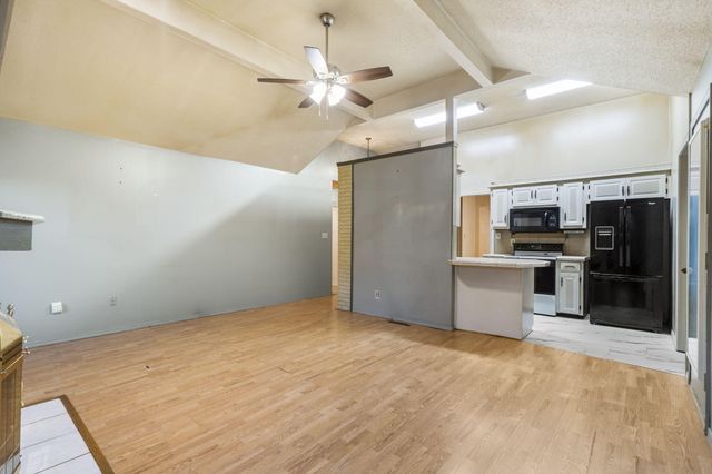 1160 East Highpoint Street, Springfield, MO 65810