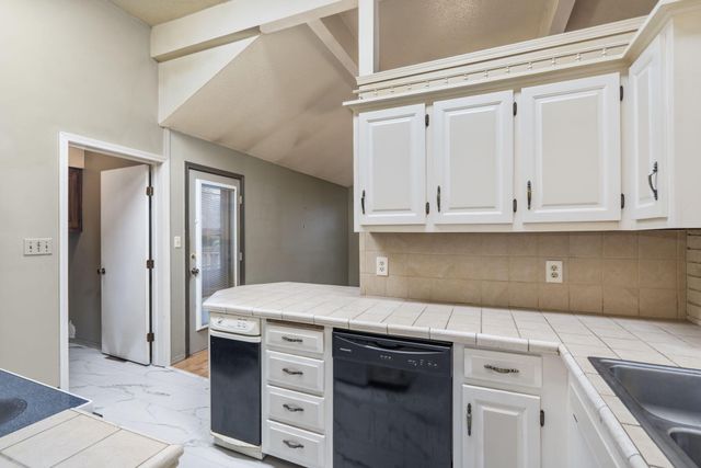 1160 East Highpoint Street, Springfield, MO 65810