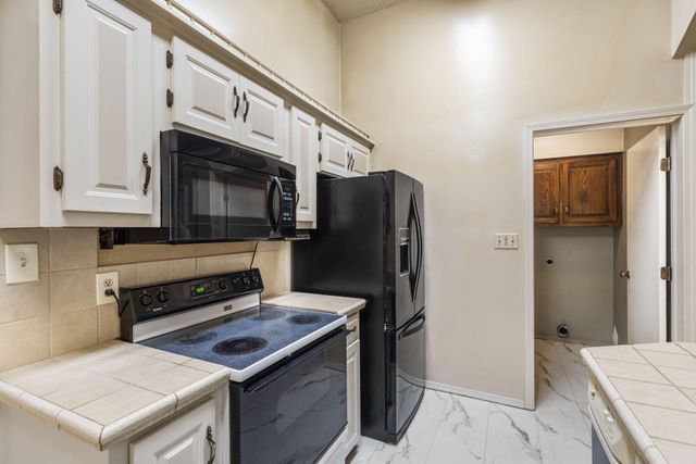 1160 East Highpoint Street, Springfield, MO 65810