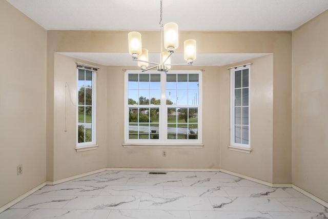 1160 East Highpoint Street, Springfield, MO 65810