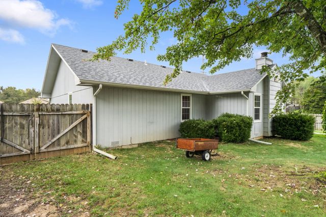 1160 East Highpoint Street, Springfield, MO 65810