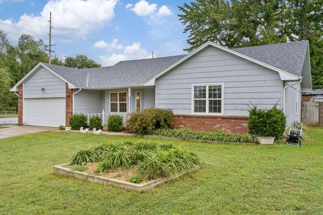 1160 East Highpoint Street, Springfield, MO 65810