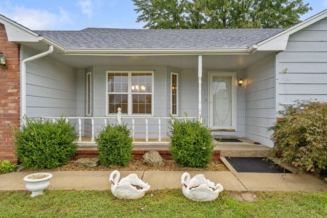 1160 East Highpoint Street, Springfield, MO 65810