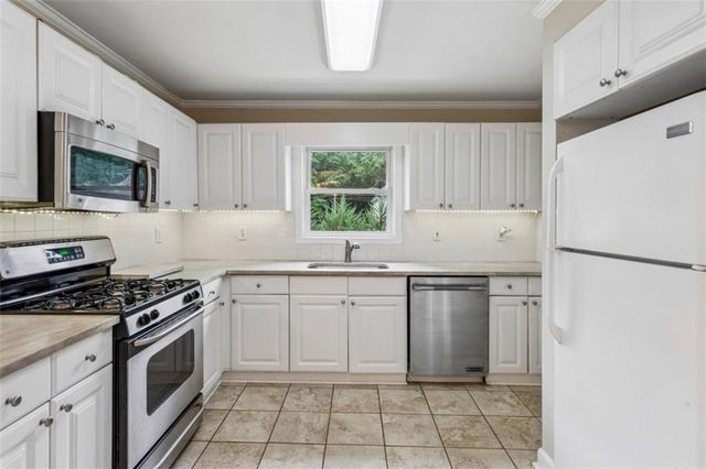 1910 La Dawn Lane, Atlanta, GA 30318
