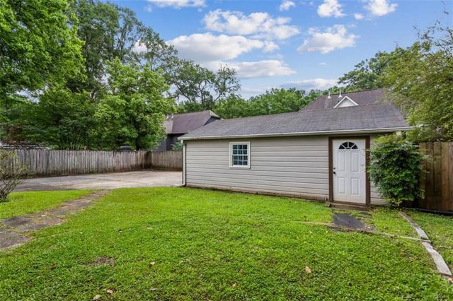 1910 La Dawn Lane, Atlanta, GA 30318