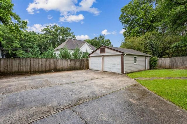 1910 La Dawn Lane, Atlanta, GA 30318