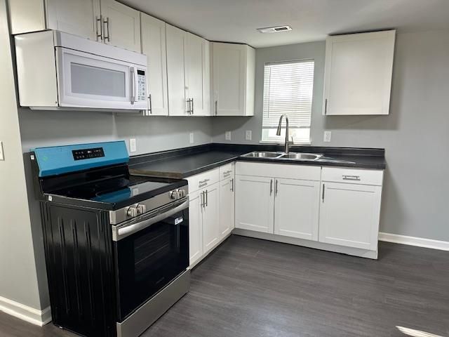 7841 S Washington St, Haysville, KS 67060