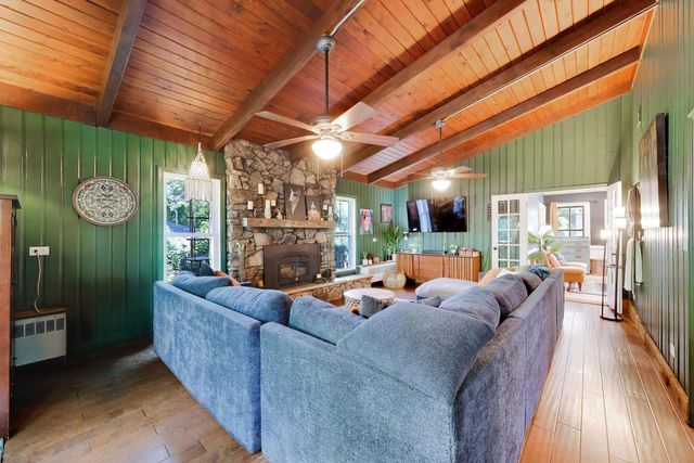 310 W Kirchhoff Road, Arlington Heights, IL 60005