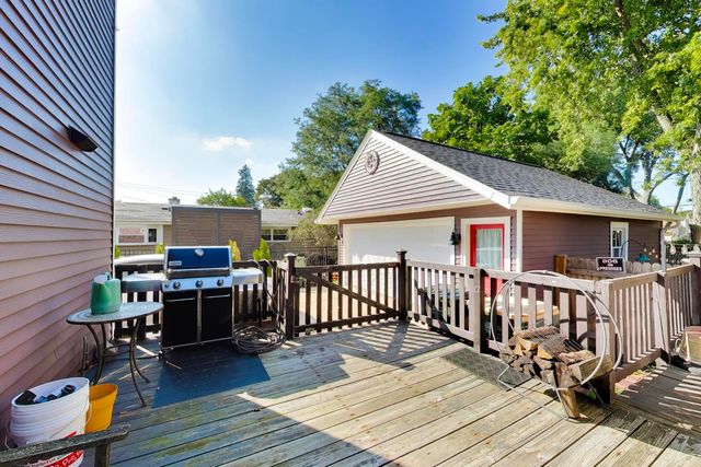 310 W Kirchhoff Road, Arlington Heights, IL 60005