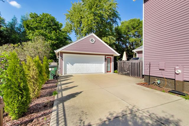 310 W Kirchhoff Road, Arlington Heights, IL 60005