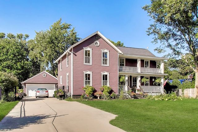 310 W Kirchhoff Road, Arlington Heights, IL 60005