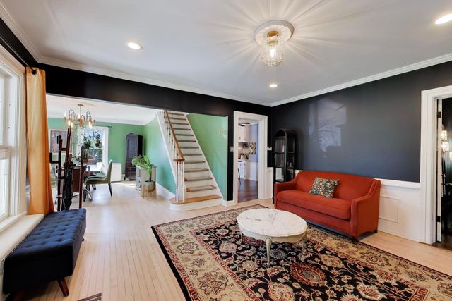 310 W Kirchhoff Road, Arlington Heights, IL 60005