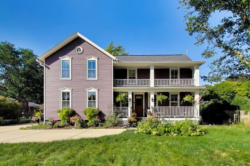 310 W Kirchhoff Road, Arlington Heights, IL 60005