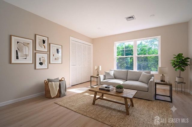 10-A Delar Parkway A, Franklin Twsp, NJ 08823