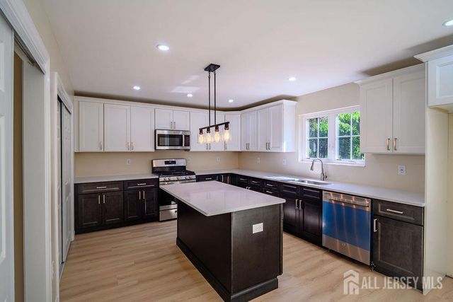 10-A Delar Parkway A, Franklin Twsp, NJ 08823