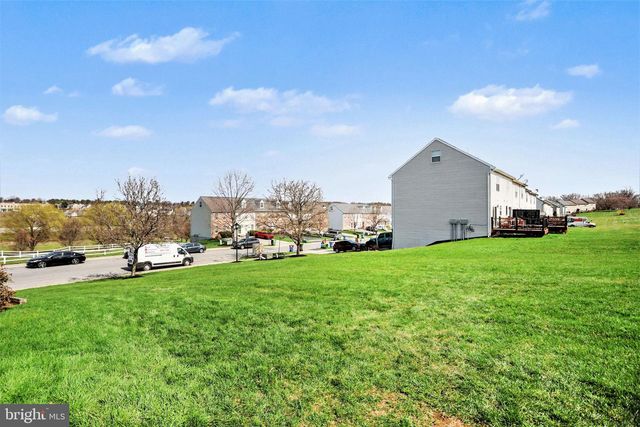 1008 HEARTHRIDGE LN, York, PA 17404
