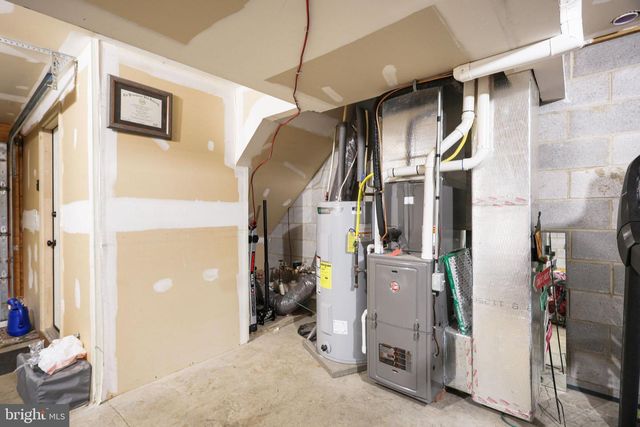 1008 HEARTHRIDGE LN, York, PA 17404