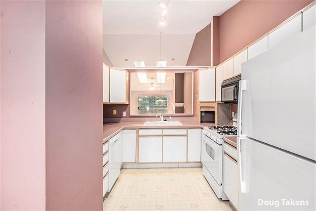 681 Strawberry Valley Avenue, Comstock Park, MI 49321