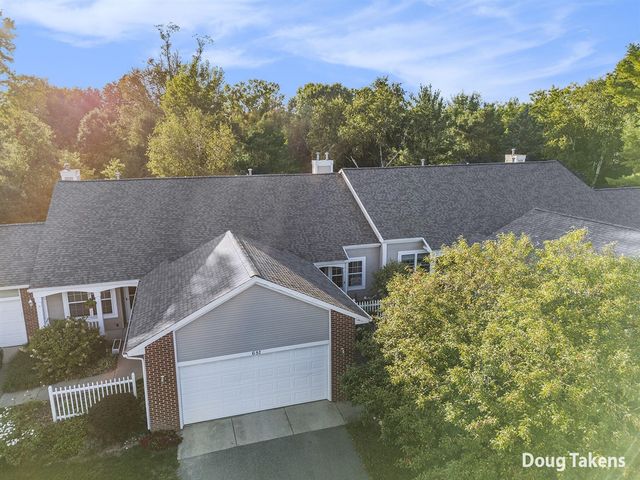 681 Strawberry Valley Avenue, Comstock Park, MI 49321