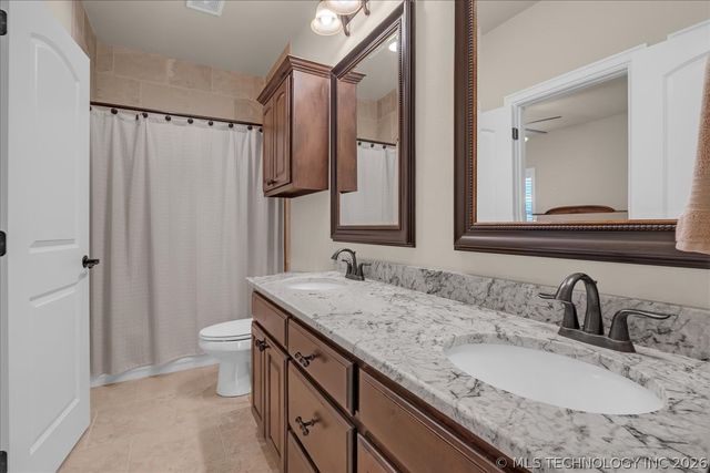 6751 E 124th Street S, Bixby, OK 74008