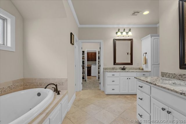 6751 E 124th Street S, Bixby, OK 74008