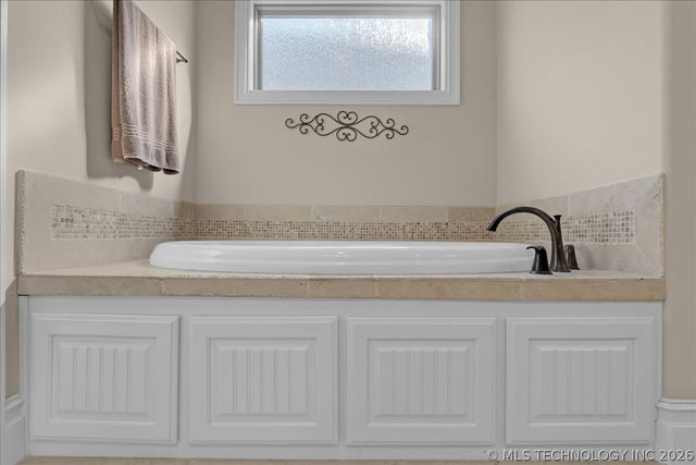 6751 E 124th Street S, Bixby, OK 74008