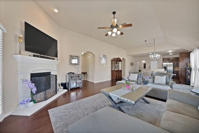 10401 Flat Creek Trl, Mckinney, TX 75072