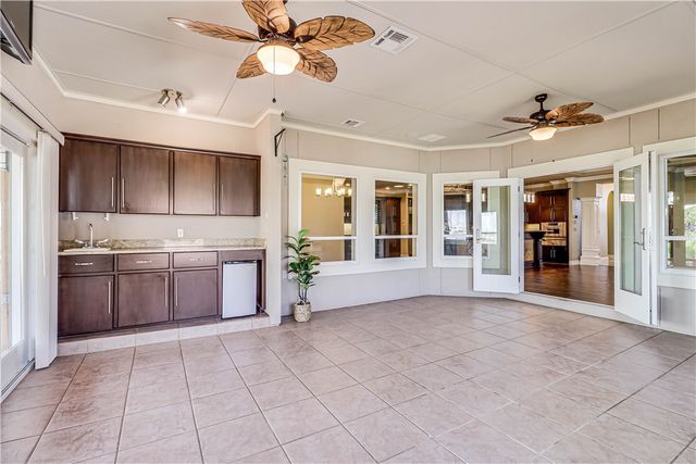 113 Bay Ct, Aransas Pass, TX 78336