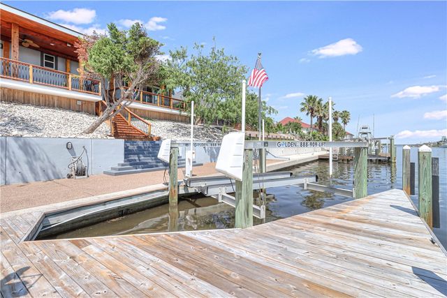 113 Bay Ct, Aransas Pass, TX 78336