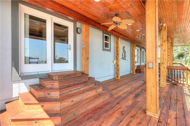 113 Bay Ct, Aransas Pass, TX 78336