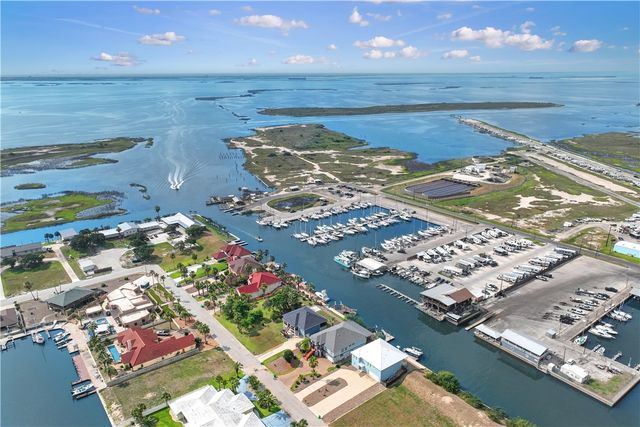 113 Bay Ct, Aransas Pass, TX 78336