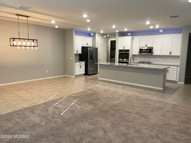 7374 S Via Plaza Del Maya, Tucson, AZ 85756