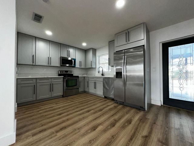 933 WINDSOR STREET, Lakeland, FL 33803