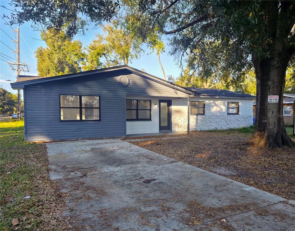 Image 1 of property listing at 933 WINDSOR STREET, Lakeland, FL 33803