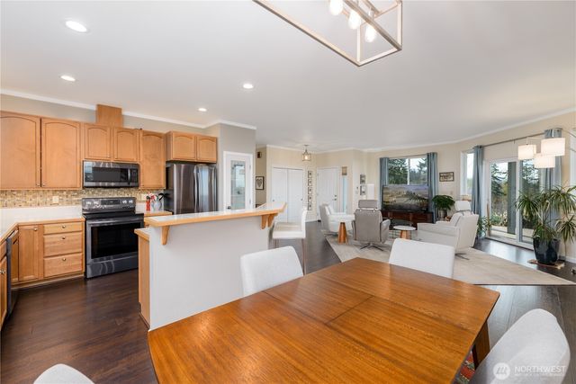 21 American Eagle Drive, Sequim, WA 98382