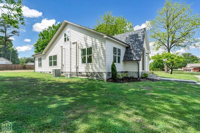 2005 Wood Street, Jonesboro, AR 72401