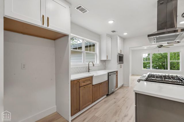 2005 Wood Street, Jonesboro, AR 72401