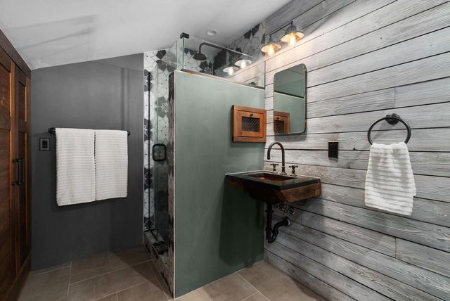 2557 Chamberlain Avenue, Madison, WI 53705