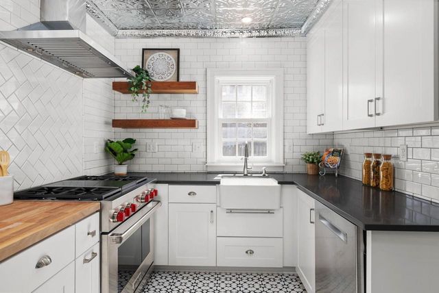 2557 Chamberlain Avenue, Madison, WI 53705