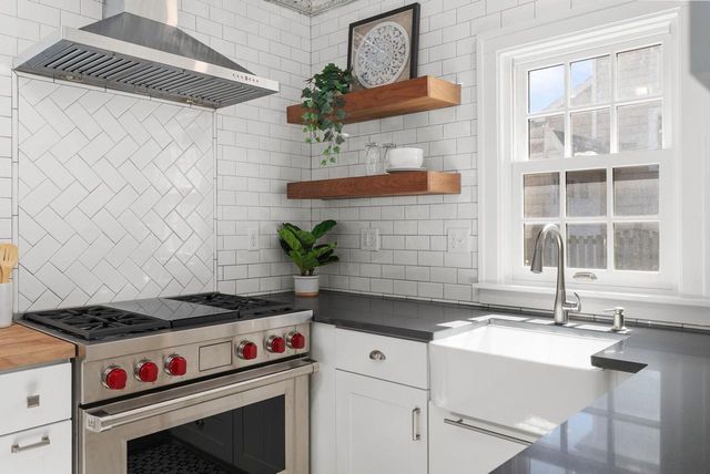 2557 Chamberlain Avenue, Madison, WI 53705