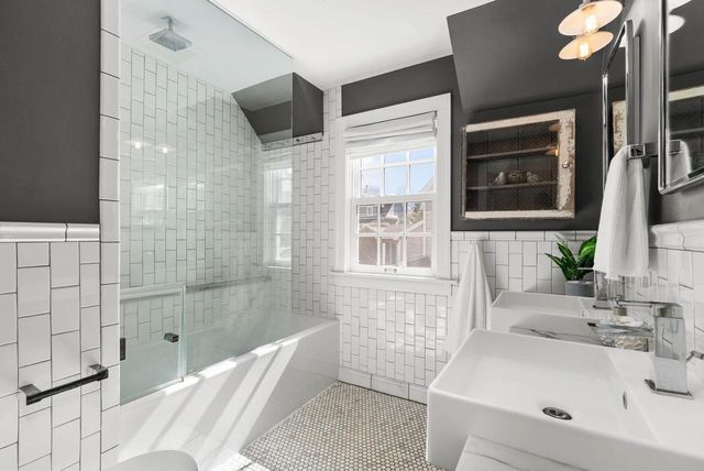 2557 Chamberlain Avenue, Madison, WI 53705