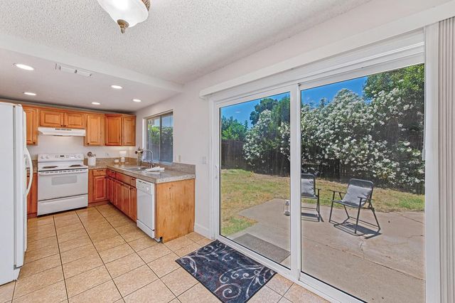 6530 Steffano Ct, Citrus Heights, CA 95621