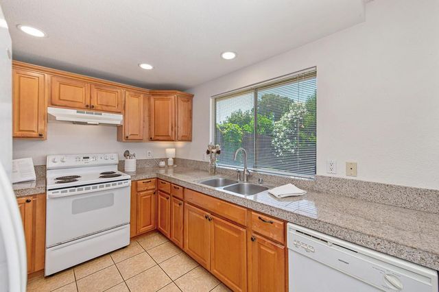 6530 Steffano Ct, Citrus Heights, CA 95621
