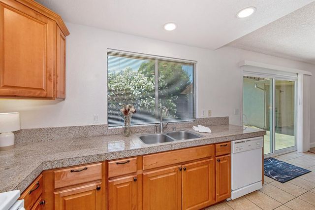 6530 Steffano Ct, Citrus Heights, CA 95621